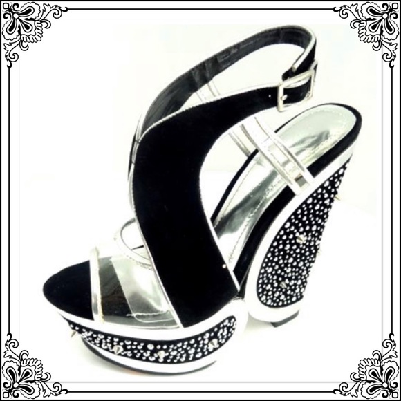 HP 🎉 WEDGE SPIKE SHOES - Picture 5 of 5